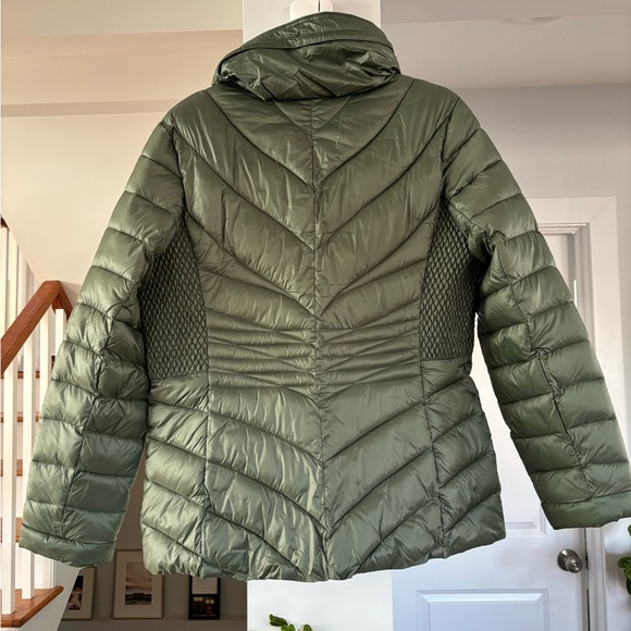 Bernardo Olive Green Puffer Jacket - Size XL - Never Worn - Picture 9 of 9